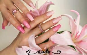 Simula el color del esmalte de uñas