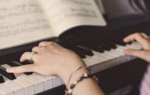 Descubre Tu Talento Musical Tocando el Piano