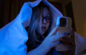 Descubre Quién Está de Ojo en tus Redes Sociales