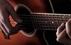 Tocar la Guitarra con las Mejores Apps de Aprendizaje