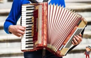 ¡Conviértete en un experto acordeonista con!