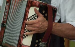 Descubre las 5 razones para aprender a tocar el acordeón