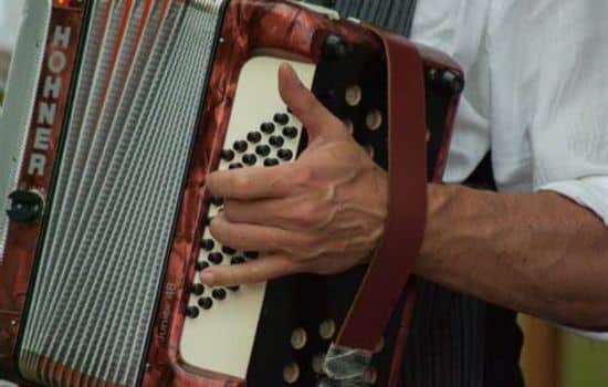 Descubre las 5 razones para aprender a tocar el acordeón