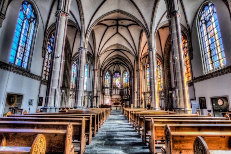 Aplicación de música católica: escucha himnos, playlists y radios